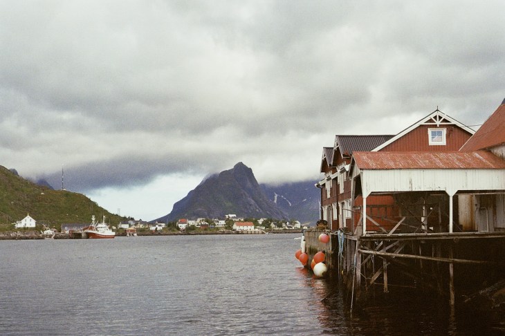 11-haeuser-und-sonne